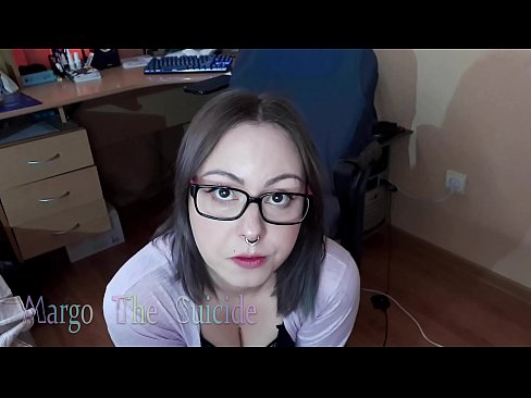 ❤️ Көз айнек тагынган сексуалдуу кыз Дилдону камерага терең соруп Секс видео ky.javarchive.top ️❤